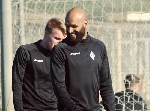 (Foto: SVW) Sichtlich Spaß im Training - Terrence Boyd und Fridolin Wagner Boyd 1