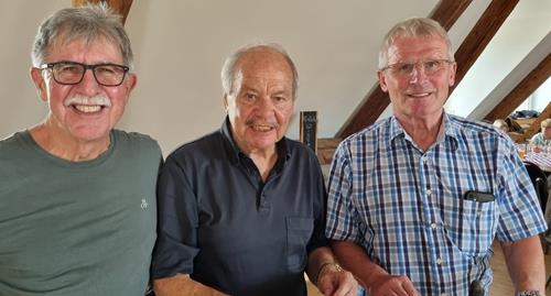 (v.l.n.r.) Fußball-Prominenz unter sich: Michael Schüßler, Klaus Schlappner, Stefan Groß CEG 2023 2