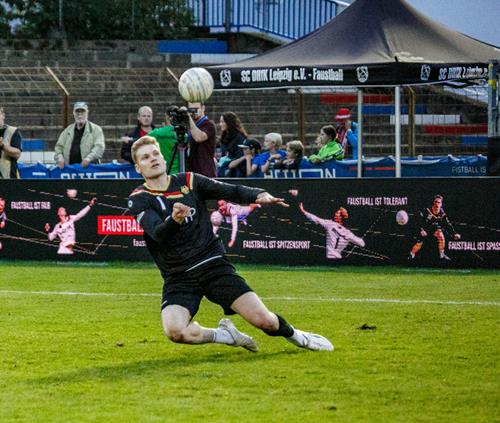 Faustball Deu Chi Patrick Thomas
