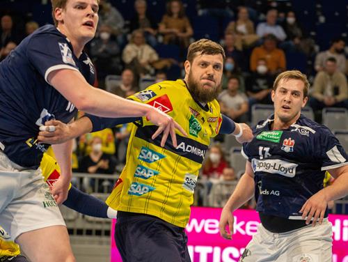 Fels in der BrandungMait Patrail 1 Copy