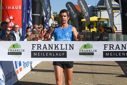 (Foto: PIX Sportfotos) Bei den Herren sicherte sich Michael Chalupsky den Sieg Frank2