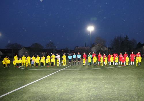 (Foto: Binder) Zum Abschluss trugen VfB und VfR ein Benefizspiel aus P1190992 Copy