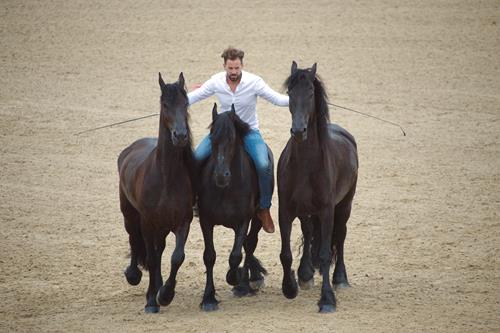 (Foto: Equitana) Santi Serra, ein "Pferdeflüsterer" ersten Ranges Santi Serra 1 Copy